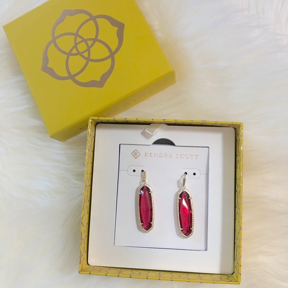Kendra Scott Jewelry - Kendra Scott Layla drop earrings in berry